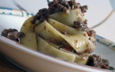 Fettuccine e ragù di daino