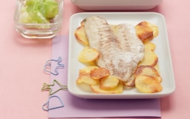 Filetto di branzino con dadolata di pomodori