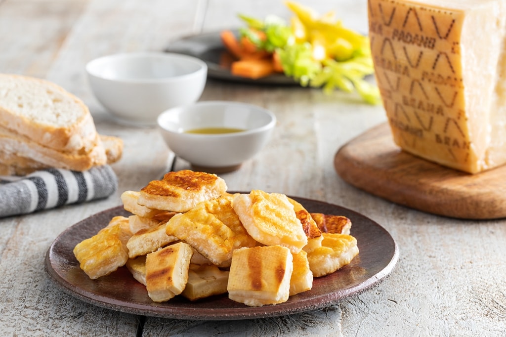 Ricetta Croste di Grana Padano DOP alla piastra - Cucchiaio d'Argento