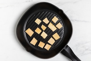 Preparazione Croste di formaggio alla piastra - Fase 2