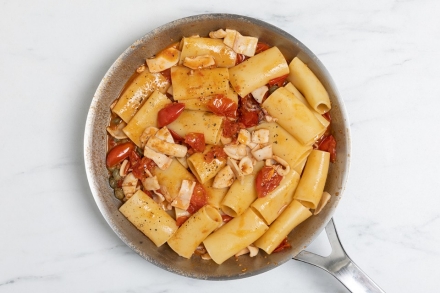 Preparazione Paccheri al sugo di calamari - Fase 5 Preparazione Paccheri al sugo di calamari - Fase 5