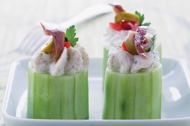 Cetrioli alla crema di formaggi e pasta di olive