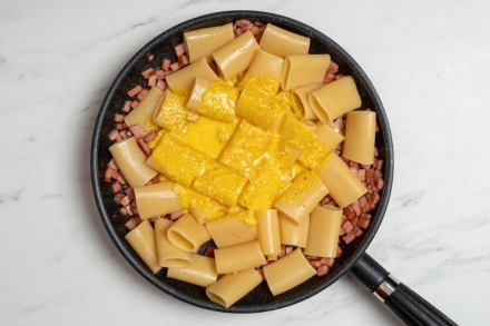 Preparazione Paccheri alla mortadella - Fase 3 Preparazione Paccheri alla mortadella - Fase 3