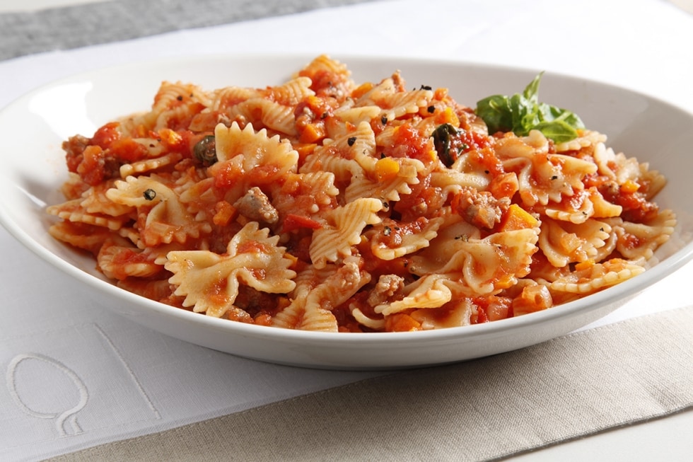 Farfalle alla salsiccia ricetta