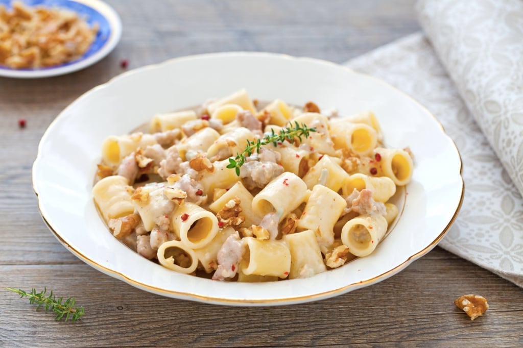 Ricetta Maccheroncini al gorgonzola e noci - Pasta - Cucchiaio d&amp;#39;Argento