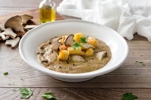 Preparazione Minestra di lenticchie e funghi - Fase 3