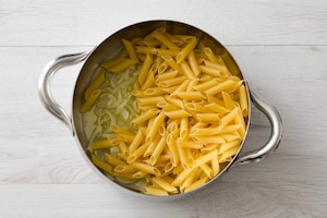 Preparazione Penne allo zafferano - Fase 1