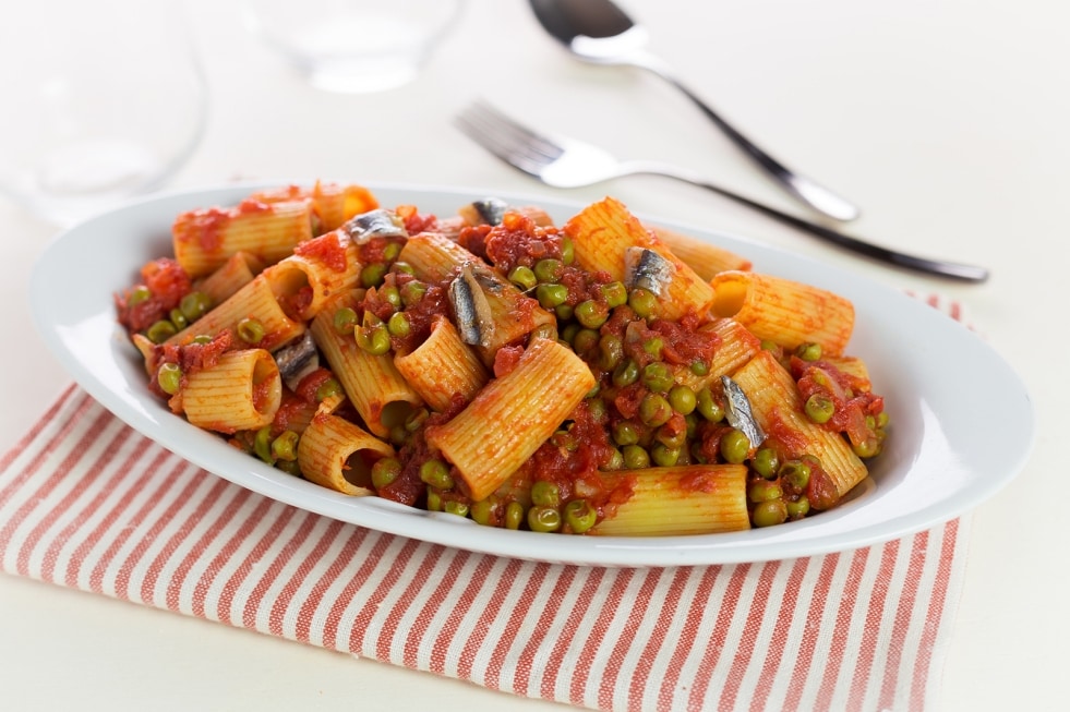 Rigatoni con piselli ricetta