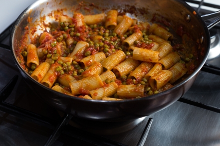 Preparazione Rigatoni con piselli - Fase 3 Preparazione Rigatoni con piselli - Fase 3