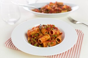 Preparazione Rigatoni con piselli - Fase 3