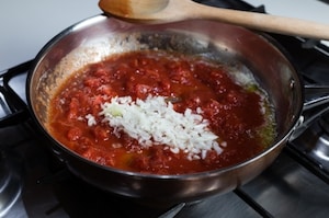 Preparazione Rigatoni con piselli - Fase 2
