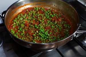 Preparazione Rigatoni con piselli - Fase 2