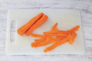 Preparazione Salmone con ragù di zucchine - Fase 1