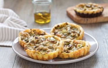 Sfogliatine salate alla scarola e fontina