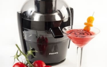 Cocktail di pomodoro e crema di balsamico con albicocche disidratate