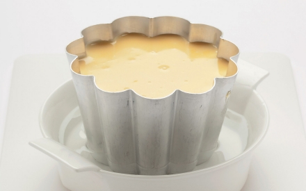 Preparazione Crème caramel alla vaniglia - Fase 3 Preparazione Crème caramel alla vaniglia - Fase 3