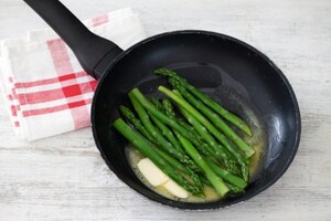 Preparazione Crostata di riso e asparagi - Fase 3