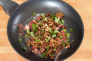 Preparazione Fettuccine al prosciutto e funghi - Fase 2