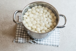 Preparazione Gnocchi al salmone e doppio pepe - Fase 2