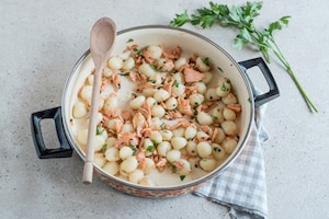 Preparazione Gnocchi al salmone e doppio pepe - Fase 3