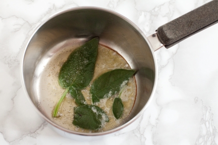 Preparazione Lasagne alla crema di grana e funghi - Fase 1 Preparazione Lasagne alla crema di grana e funghi - Fase 1