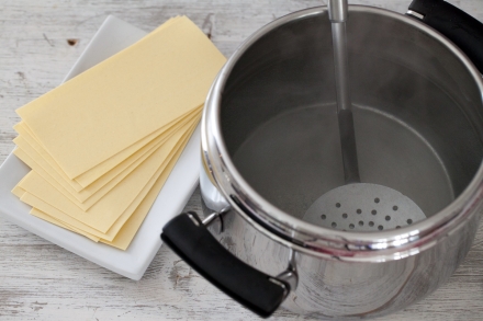 Preparazione Lasagne al sapore di mare - Fase 1 Preparazione Lasagne al sapore di mare - Fase 1
