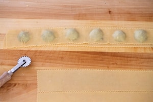 Preparazione Ravioli di ricotta e spinaci - Fase 4