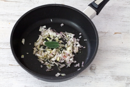 Preparazione Risotto ai carciofi e salsa di gamberi - Fase 1 Preparazione Risotto ai carciofi e salsa di gamberi - Fase 1
