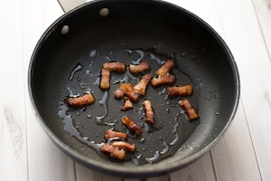 Preparazione Tagliatelle di castagne, pancetta e pecorino - Fase 3