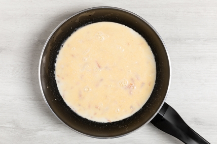 Preparazione Tagliatelle al salmone - Fase 1 Preparazione Tagliatelle al salmone - Fase 1