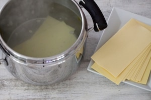Preparazione Timballo di zucchine al basilico - Fase 3