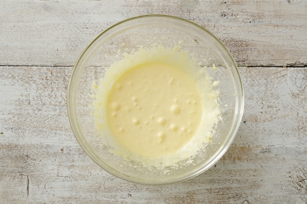 Preparazione Torta di nocciole senza lievito - Fase 1 Preparazione Torta di nocciole senza lievito - Fase 1