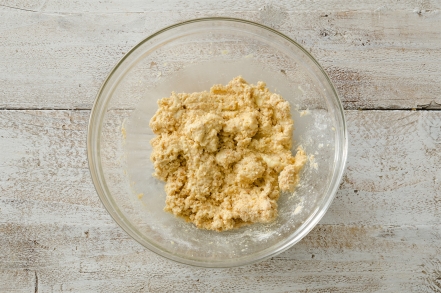 Preparazione Torta di nocciole senza lievito - Fase 2 Preparazione Torta di nocciole senza lievito - Fase 2