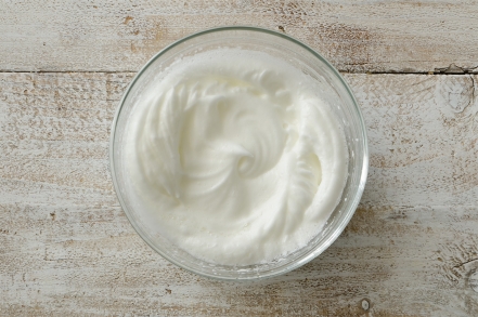 Preparazione Torta di nocciole senza lievito - Fase 2 Preparazione Torta di nocciole senza lievito - Fase 2