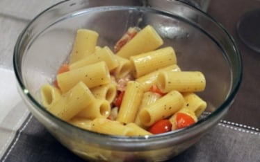 Maccheroni al pomodoro e pancetta
