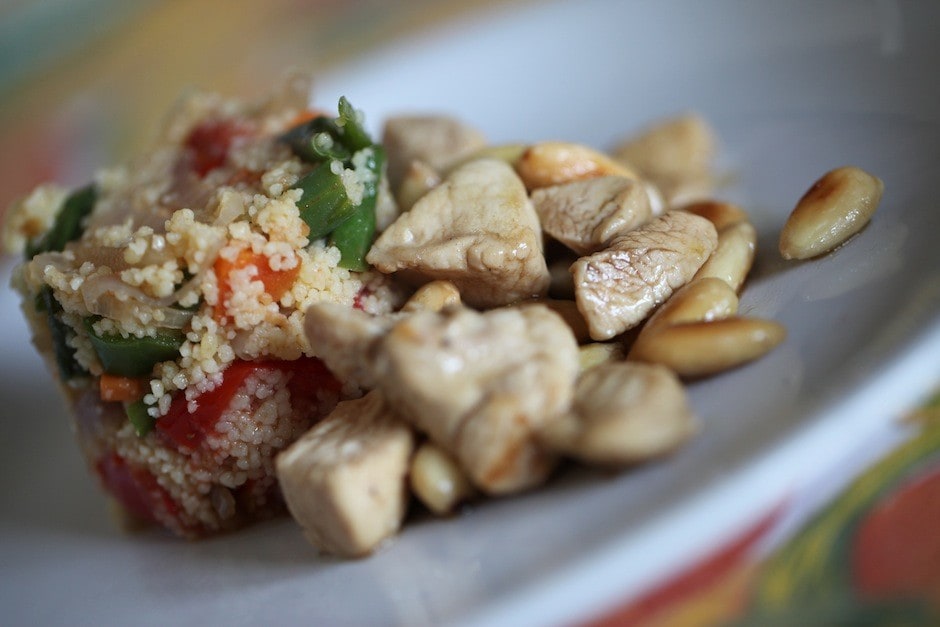 Cous Cous alle verdure con pollo alle mandorle ricetta