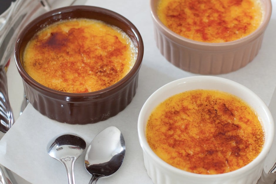 Crème brûlée al cioccolato bianco e zafferano ricetta