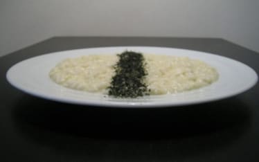Riso bianco con scamorza affumicata e alga nori