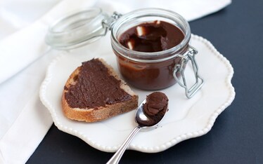 Crema spalmabile al cioccolato fondente e tahina