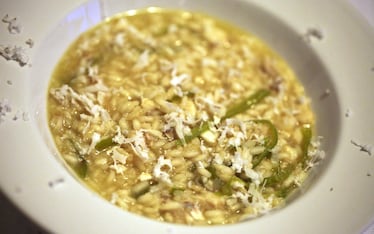 Riso di mare con gallinella, peperoni verdi friarelli, cocco