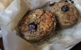 Carciofi ripieni di nocciole e erbe provenzali al cartoccio