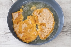 Preparazione Cotoletta alla bolognese - Fase 2