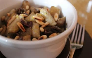 Gnocchetti di topinambur con olive taggiasche, limone e pinoli