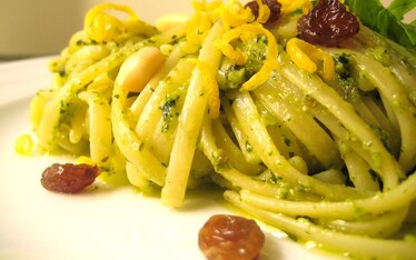 Linguine al pesto isolano