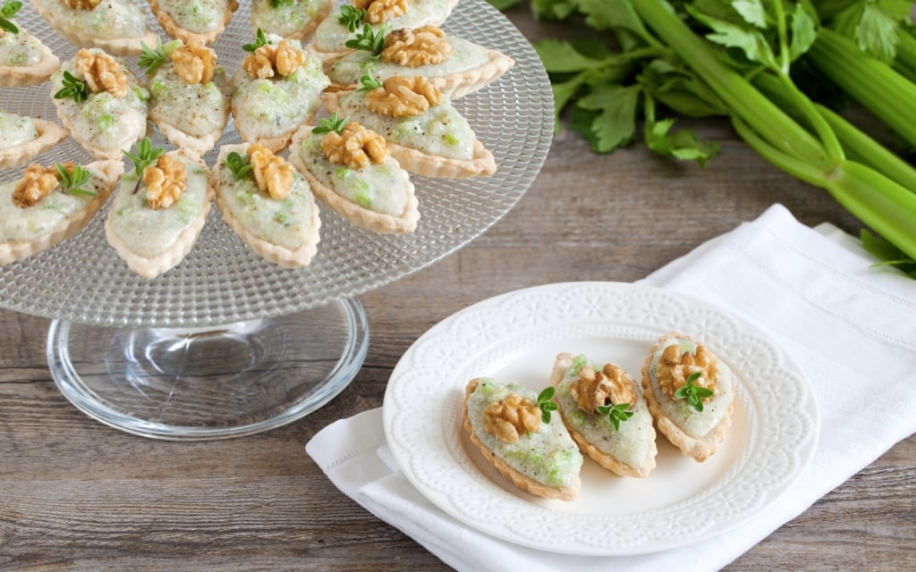 Barchette alla mousse di gorgonzola e sedano