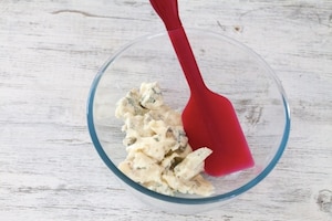 Preparazione Barchette alla mousse di gorgonzola e sedano - Fase 1
