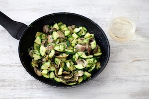 Preparazione Bavette alle vongole e zucchine - Fase 2