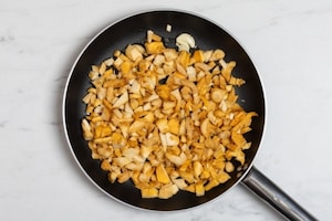 Preparazione Besciamella ai funghi - Fase 2