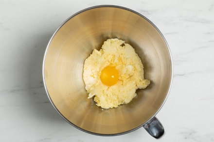Preparazione Torta marmorizzata al limone - Fase 1 Preparazione Torta marmorizzata al limone - Fase 1