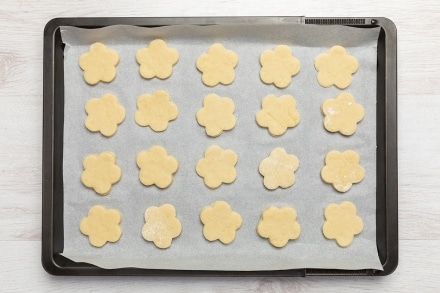 Preparazione Biscotti al latte - Fase 3